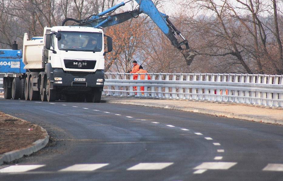 Przy międzychodzkiej obwodnicy trwają już prace wykończeniowe