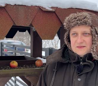 Jak dokarmiać ptaki w zimę! Wyjaśnia ornitolog – Łukasz Głowacki (WIDEO)