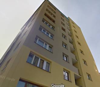 Tragiczny wypadek w Tychach. Kobieta wypadła z mieszkania na 9. piętrze w bloku