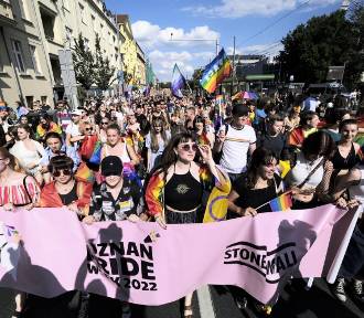 Parada Równości 2022 przeszła przez Poznań. Wzięło w niej udział 8 tysięcy osób