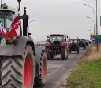 Protest rolników w Piotrkowie: utrudnienia w ruchu na kilku ulicach, a także drogach 