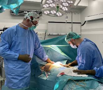 W Wałbrzychu przeprowadzono nowatorską operację mastektomii piersi z rekonstrukcją