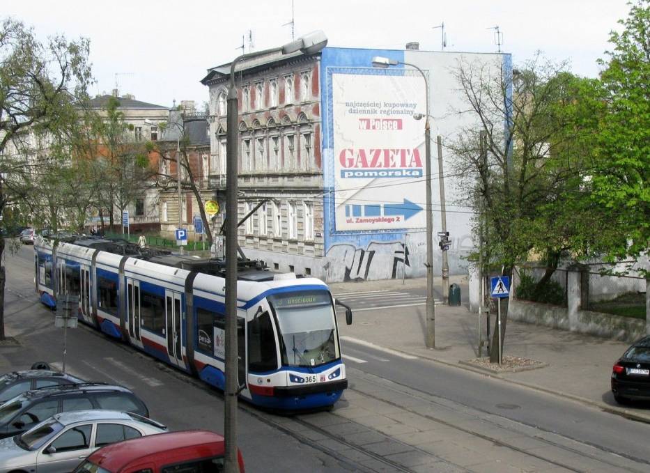 tramwaj z PESY