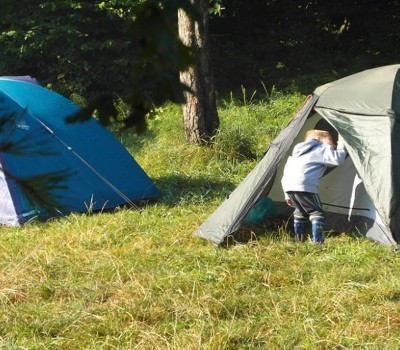 2 dniowy biwak pod namiotem dla rodzin z dziećmi Żelazko 2 dniowy biwak pod namiotem dla rodzin z dziećmi