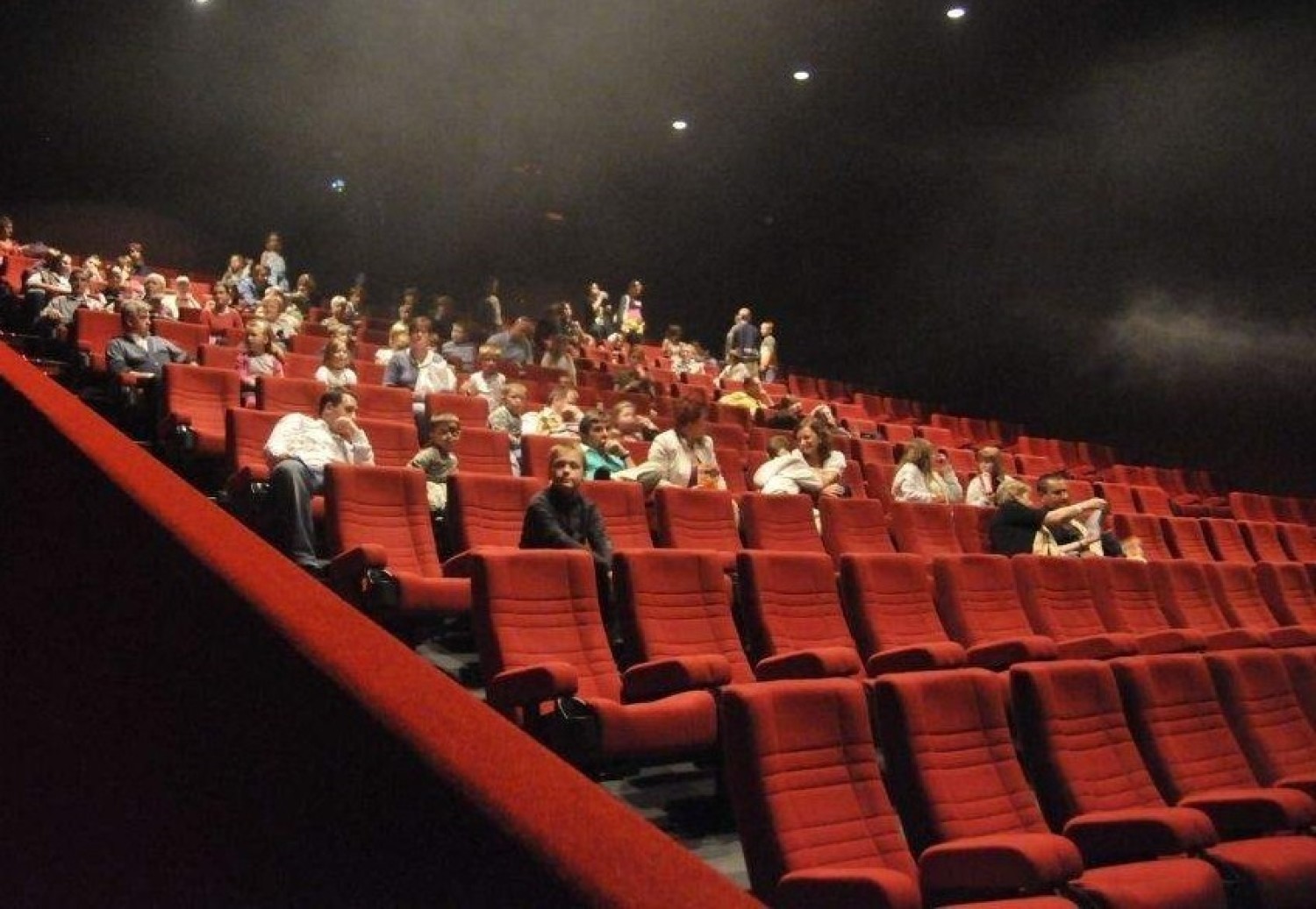 Włocławskie Multikino ma nieco droższe bilety, a ich ceny zależą nie tylko od dnia, w którym wybieramy się do kina, ale także seansu – filmy nowsze są zazwyczaj droższe