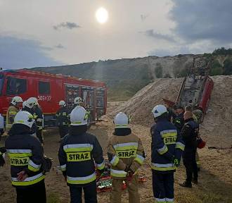 Szkolenie strażaków z gminy Puck: w żwirowni w Smolnie uczyli się ratownictwa