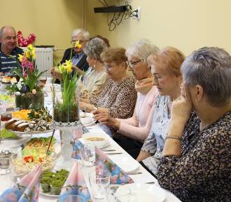 Wielkanocne spotkania u seniorów z DDPS i Klubu Senior+ w Radomsku. ZDJĘCIA