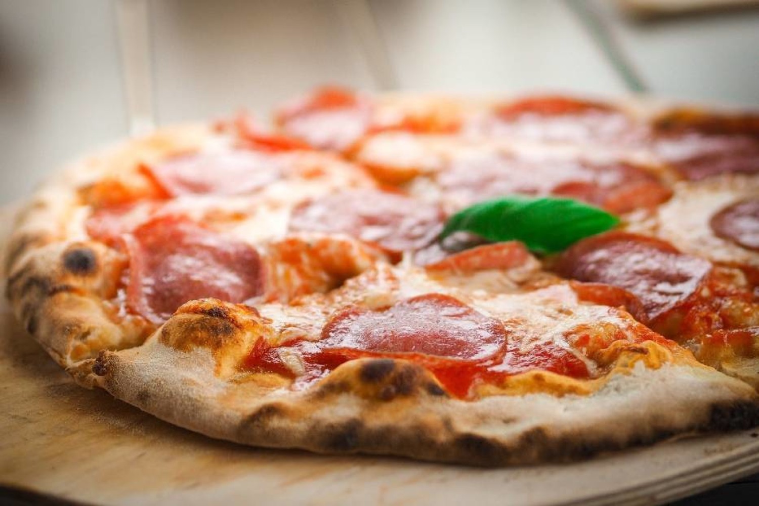 Ranking najlepszych pizzerii na następnych slajdach >>>