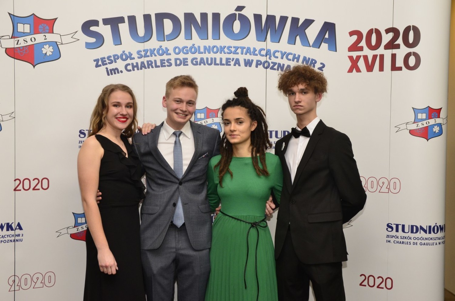 Studniówka XVI LO w Poznaniu dobyła się w Andersii