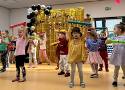 Międzynarodowy Dzień Tańca w Publicznym Przedszkolu nr 10 w Radomsku. Tak prezentowały się maluchy! ZDJĘCIA