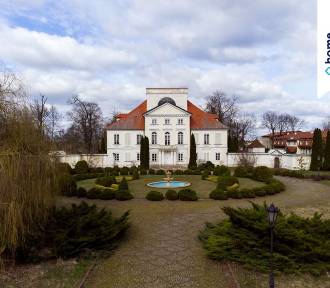 300-letni Pałac Ossolińskich szuka nowego właściciela. Wiadomo, ile kosztuje
