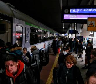 Feralny poniedziałek na linii Poznań - Berlin. 2 wypadki, 6 godzin opóźnienia