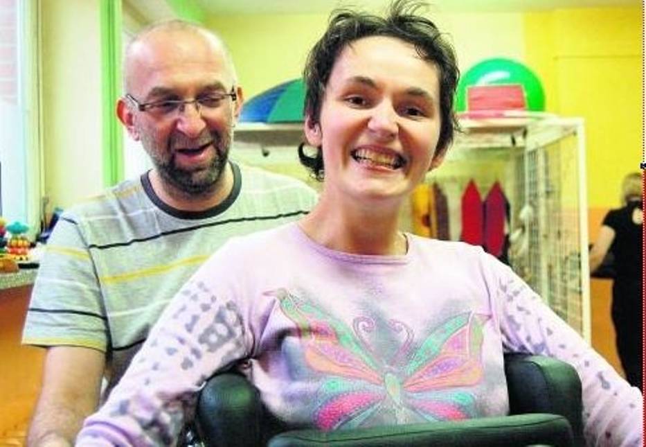 Od początku rehabilitacją Kasi zajmuje się Waldemar Gmerek z Wolsztyna