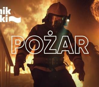 Nocny pożar na ul. Kontenerowej w Gdańsku. Strażacy wciąż walczą