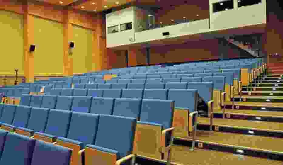 Aula może pomieścić 270 osób