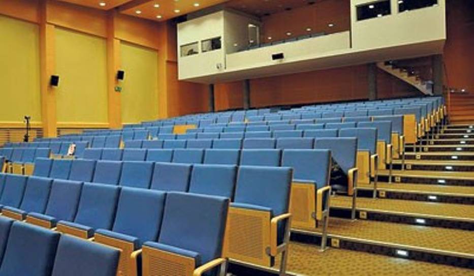 Aula może pomieścić 270 osób