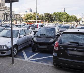 Mistrzowie Parkowania cz. 44. Niepełnosprawny smart i nowe parkowanie "na skos" [ZDJĘCIA] 