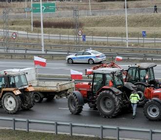 Incydent podczas protestu rolników. Obywatel Izraela zerwał polską flagę