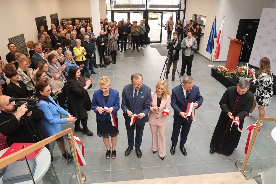 Nowoczesna hala sportowa ANS przy ul. Południowej w Wałbrzychu oficjalnie otwarta - zobaczcie zdjęcia