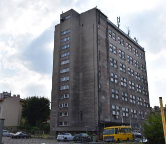 Dawny biurowiec telekomunikacji w centrum Tarnowa wystawiony na sprzedaż!
