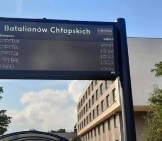 W Starachowicach stawiają tablice informujące o ruchu autobusów [LISTA PRZYSTANKÓW]  
