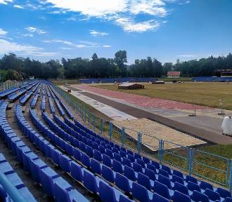Remontowany Stadion Lekkoatletyczny w Kielcach ma już nowe elementy [ZDJĘCIA]