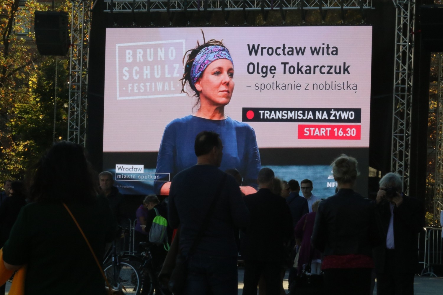 A – jak Akademia, a jak autostradaZanim cały świat dowiedział się o Noblu dla Tokarczuk, ona pierwsza dostała telefon od Akademii Szwedzkiej