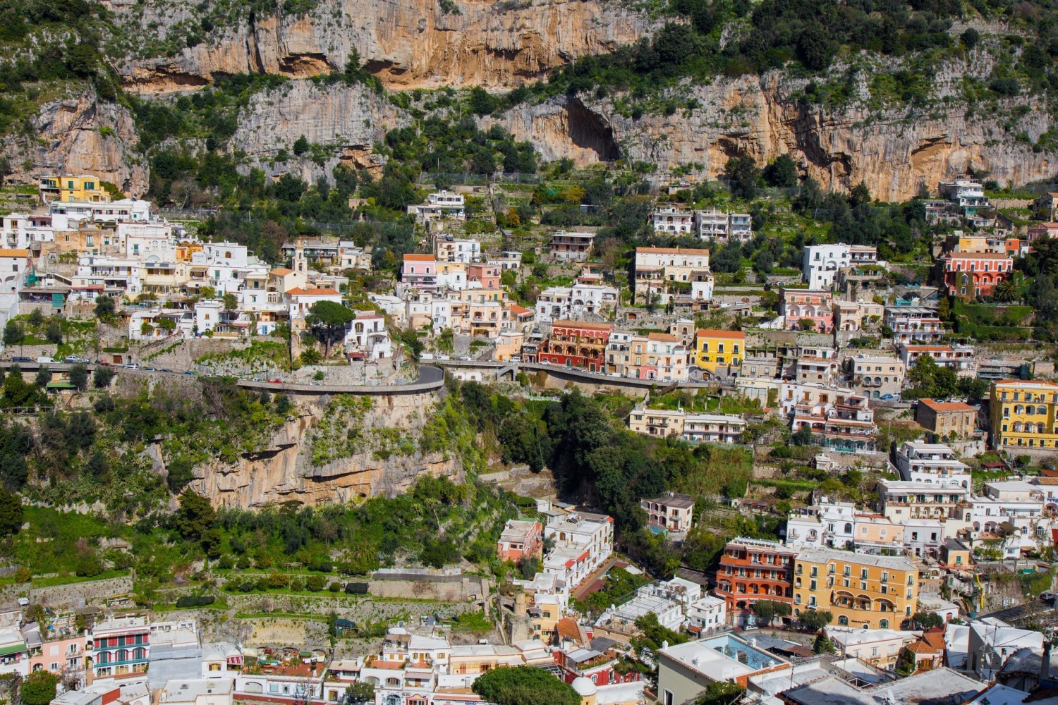 Droga nad wybrzeżem Amalfi, WłochyW związku z nieprzeciętnymi walorami kulturowymi w 1997 roku region został wpisany na listę dziedzictwa Światowego UNESCO