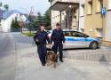 Motor, czworonożny policjant z KPP w Gorlicach odnalazł zaginioną 97-latkę. Psi nos go nie mylił, gdy prowadził do zabudowań w Łużnej