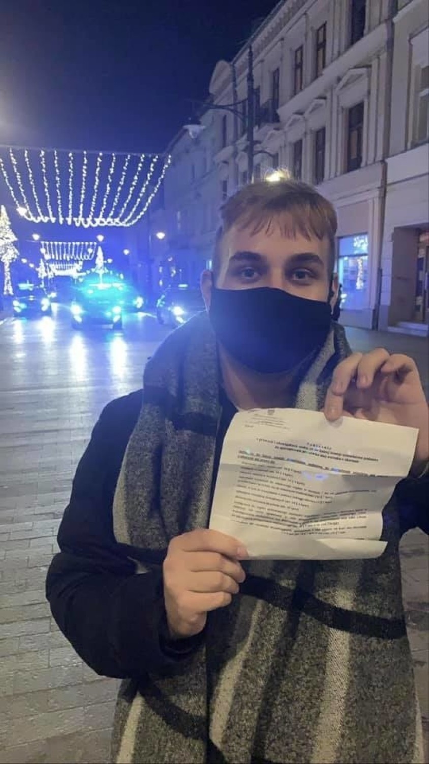 W trakcie "spaceru" na ul