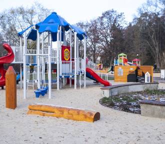 Plac zabaw w parku Żeromskiego otwarty. Tak wygląda nowe miejsce do zabawy dla dzieci