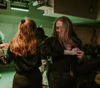 Irlandzkie i szkockie melodie ludowe oraz energiczne tańce w Klubie Studenckim Kazik
