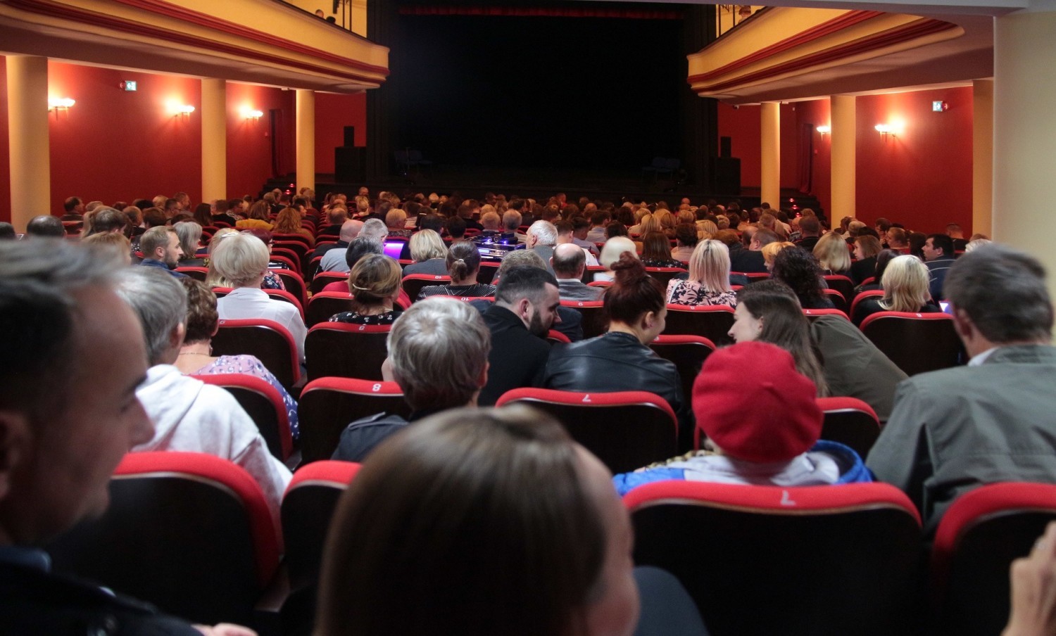 „To się nadaje do kabaretu” - najnowszy program Kabaretu Smile obejrzeliśmy w grudziądzkim teatrze w czwartek