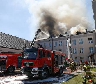 Pożar szkoły pod Warszawą. Ewakuacja nauczycieli i uczniów. Przerwano matury