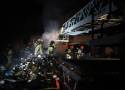 Pożar domu na południu Wrocławia. 7 zastępów straży walczyło z płomieniami