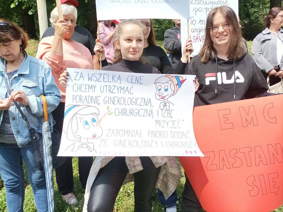 Zamykają szpital w Bukowcu. Mieszkańcy Kowar protestują! ZDJĘCIA