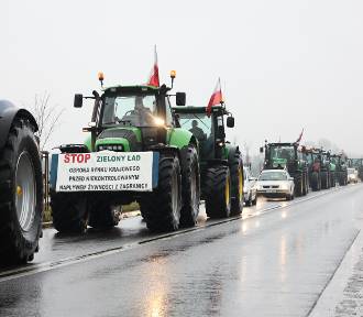 Rolniczy protest blokuje Leszno w piątek 9 lutego 2024. Ciągniki zablokowały też S5