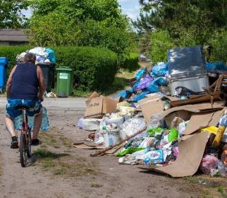 Niższe opłaty za śmieci w gminie Bełchatów. Radni właśnie obniżyli ceny