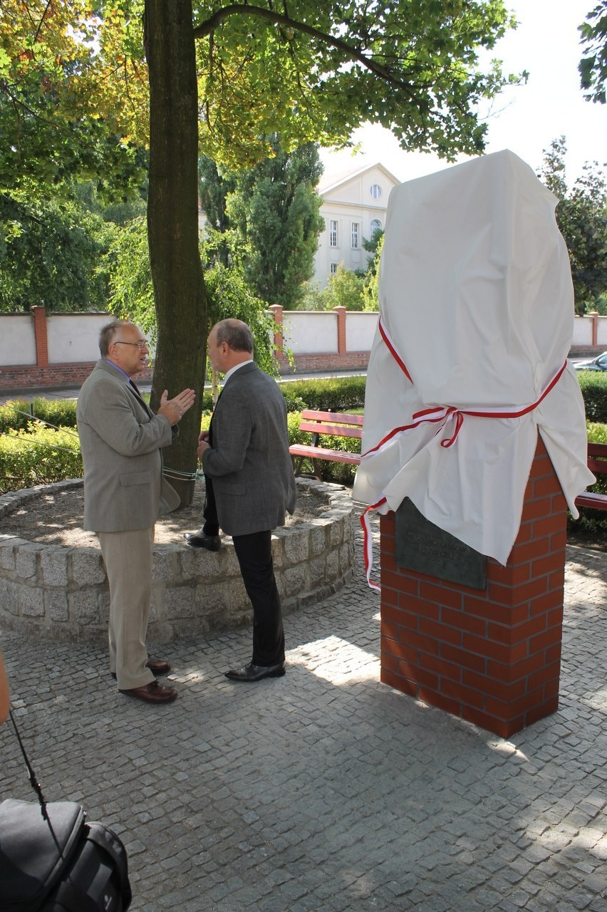 W siodmą rocznicę śmierci odsłonięto Pomnik Zygmunta Stachury