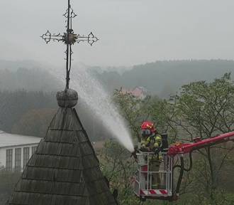 Okradli i podpalili drewniany kościół w Garłowie. Na szczęście były to ćwiczenia 