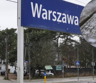Pierwszy śnieg w Warszawie już spadł. Biały puch zaskoczył mieszkańców