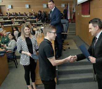 Nagrody i stypendia dla najlepszych sportowców i trenerów w Dąbrowie Górniczej 