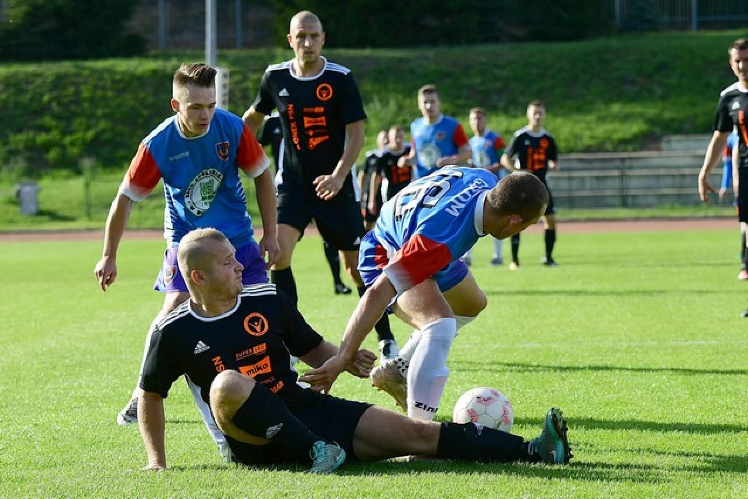 Jedna z wielu groźnych akcji Gromu pod bramką Victorii Niemcz
