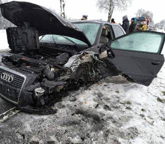 Wypadek na DK74 w Krasiku. Droga w kierunku Opoczno - Piotrków zablokowana. ZDJĘCIA