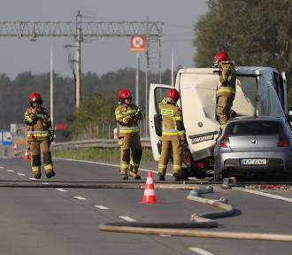 Wypadek na drodze S8 w Polichnie, jedna osoba ranna, rozszczelnił się gaz