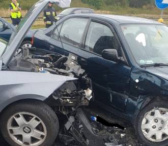 Kraksa na drodze krajowej. Jedna osoba w szpitalu [ZDJĘCIA]