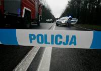 Droga Bydgoszcz - Strzelno zablokowana. Samochód ciężarowy uderzył w barierę