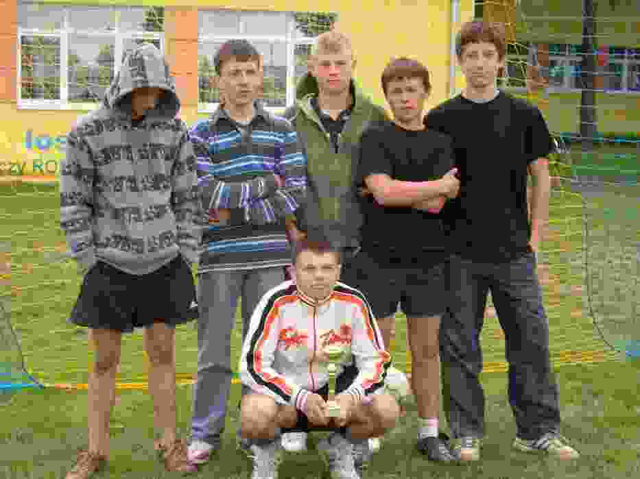 Młodzi sportowcy-amatorzy z Wojciechowa