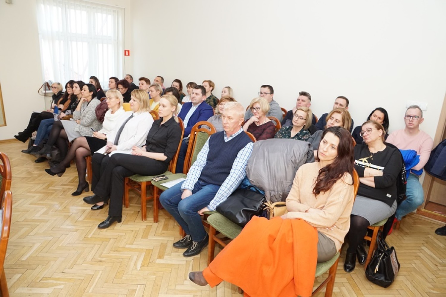 W spotkaniu udział wzięły dyrektorki wszystkich szkół i przedszkoli w gminie, oprócz dyrektor SP3 Anny Nowickiej, i wspólnym głosem perswadowały, że pomysł gminy jest bardzo dobry