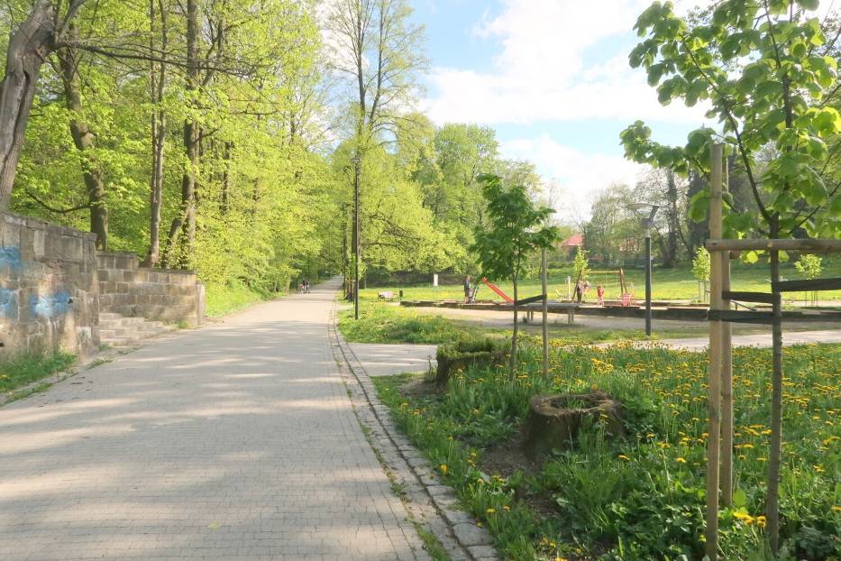 Najstarszy park Wałbrzycha - Park im. Tadeusza Kościuszki - pomysł na wiosenny spacer. Zobaczcie zdjęcia